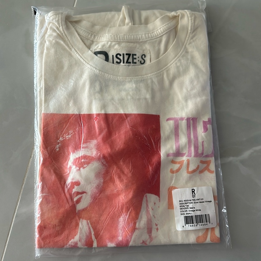 Elvis Hawaii Women's Creme Tee - Picture 2 of 3